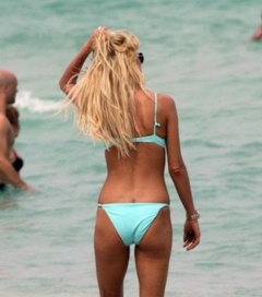 5. Victoria Silvstedt – bikini, 2009