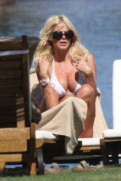 9. Victoria Silvstedt – bikini, 2009