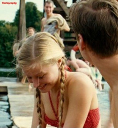 5. Vijessna Ferkic Sexy – The Reader, 2008