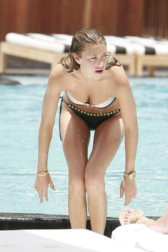 14. Whitney Port – bikini, 2009