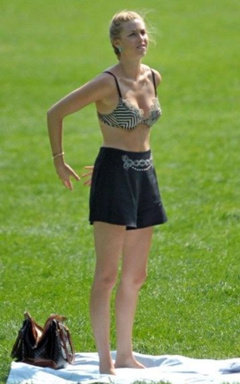 4. Whitney Port – bikini, 2010