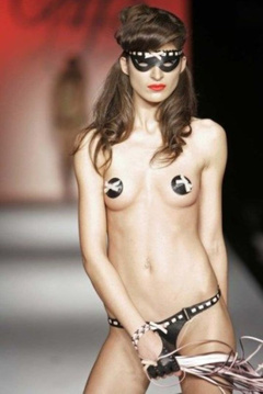 6. Yaya Kosikova – catwalk oops, 2008