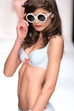 14. Yaya Kosikova – catwalk oops, 2008