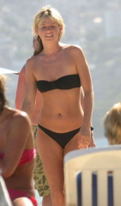 1. Zoe Ball – black bikini, 2006