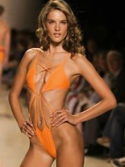 Alessandra Ambrosio Sexy – Rosa Cha Swimsuit, 2007