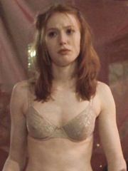 Alicia Witt Sexy – Playing Mona Lisa, 2000
