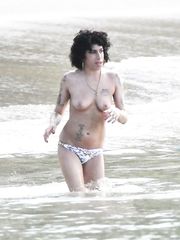 Winehouse nackt Amy  