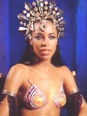 Aaliyah Sexy – Queen of the Damned, 2002