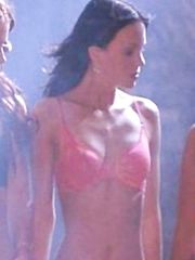 Anna Faris – Scary Movie 2, 2001