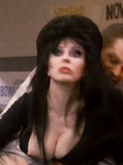 Cassandra Peterson Naked – Elvira, Mistress of the Dark, 1988