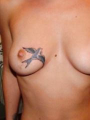 Christina Ricci – topless tattoo photo, 2006