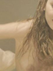 Claire Keim Naked – La nouvelle Blanche-Neige, 2011