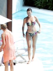 Dannii Minogue – bikini, 2009