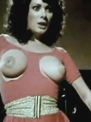 Edwige Fenech Naked – 40 gradi all'ombra del lenzuolo, 1976