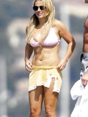 Geri Halliwell – bikini, 2009