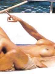 Inma del Moral – Topless sunbathing