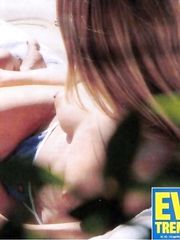 Jennifer Aniston – Topless on the beach in Mexico, 1999