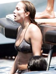 Jennifer Lopez – bikini, 2008
