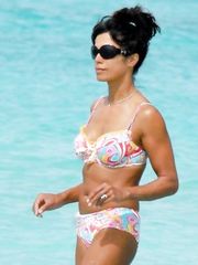 Jenny Powell – bikini at the beach, 2008