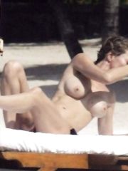 Karen Mulder – topless, 2013