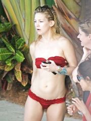 Kate Hudson – red bikini, 2008