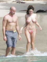 Kelly Brook – Topless swimming, 2006