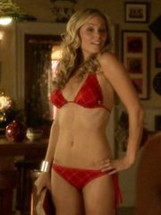 Laura Vandervoort Sexy – Smallville, 2001