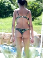 Maria Grazia Cucinotta – bikini, 2008