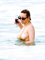 Mariah Carey – bikini, 2006
