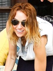 Miley Cyrus – nipple slip, 2012