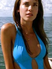 Odette Annable Sexy – South Beach, 2006