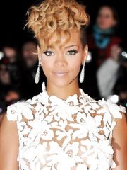 Rihanna – NRJ Music Awards, 2010