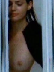 Roxane Mesquida Naked – Les vagues, 2005