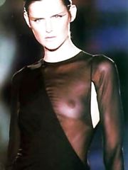 Stella Tennant – catwalk oops