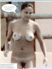 Vanessa Minnillo – nude in Mexico, 2007