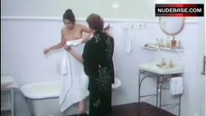 10. Iliana Ross Nude in Bathtub – La Coquito