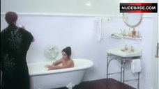 9. Iliana Ross Nude in Bathtub – La Coquito