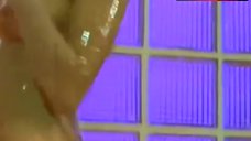 6. Linda Paris Naked and Wet – La Fille De Mes Reves