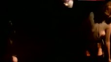 4. Sherry Buchanan Group Nudity – Il Mondo Porno Di Due Sorelle