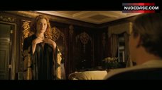 3. Naked Kate Winslet Drawing Scene – Titanic