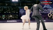 7. Amy Poehler Ice Skating – Blades Of Glory
