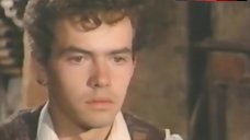 9. Gwen Welles Pussy Scene – Helle