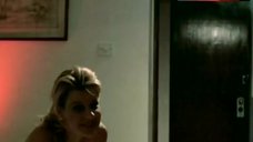 7. Amy Lindsay Dancing Striptease – Tales Of The Kama Sutra