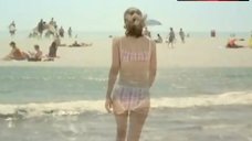 5. Young Natalie Portman in Bikini – Anywhere But Here