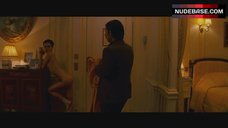 2. Natalie Portman Shows Butt – Hotel Chevalier
