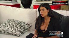 Kim Kardashian West Decollete – Keeping Up With The Kardashians