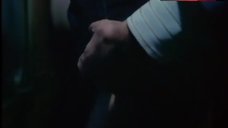 10. Florence Guein Shows her Butt – Top Model