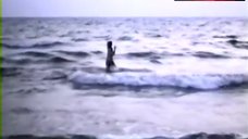 4. Nadia Cassini Full Naked on Beach – L' Assistente Sociale Tutta Pepe E Tutta Sale