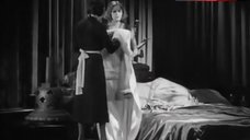 3. Greta Garbo Hot Scene – Mata Hari