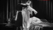 5. Greta Garbo Hot Scene – Mata Hari